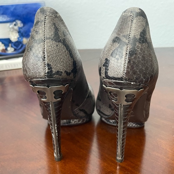 Tory Burch Jude platform snakeskin embossed heels - Picture 2 of 6